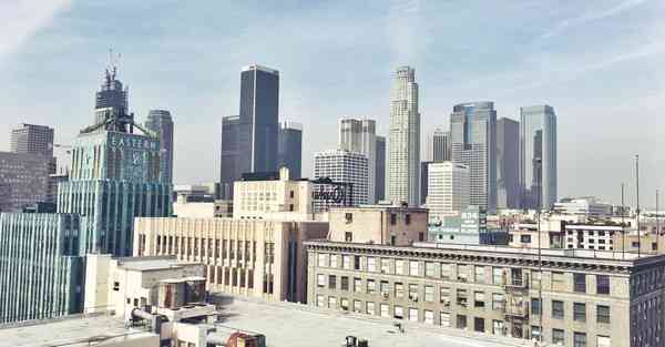 展厅中的互动_展厅中间的柱子怎么美化